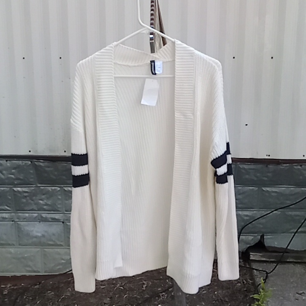 Nice sweater jacket/cardigan